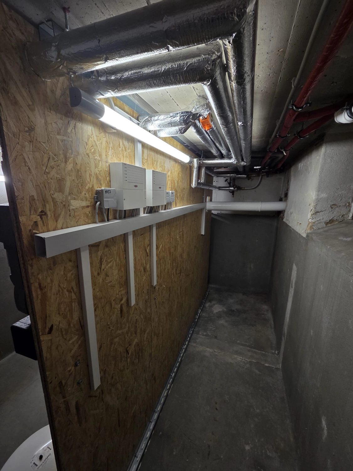 Fißmann - Heizung Sanitär Lüftung - Installation einer Heizungsanlage im Keller oder Hauswirtschaftsraum.